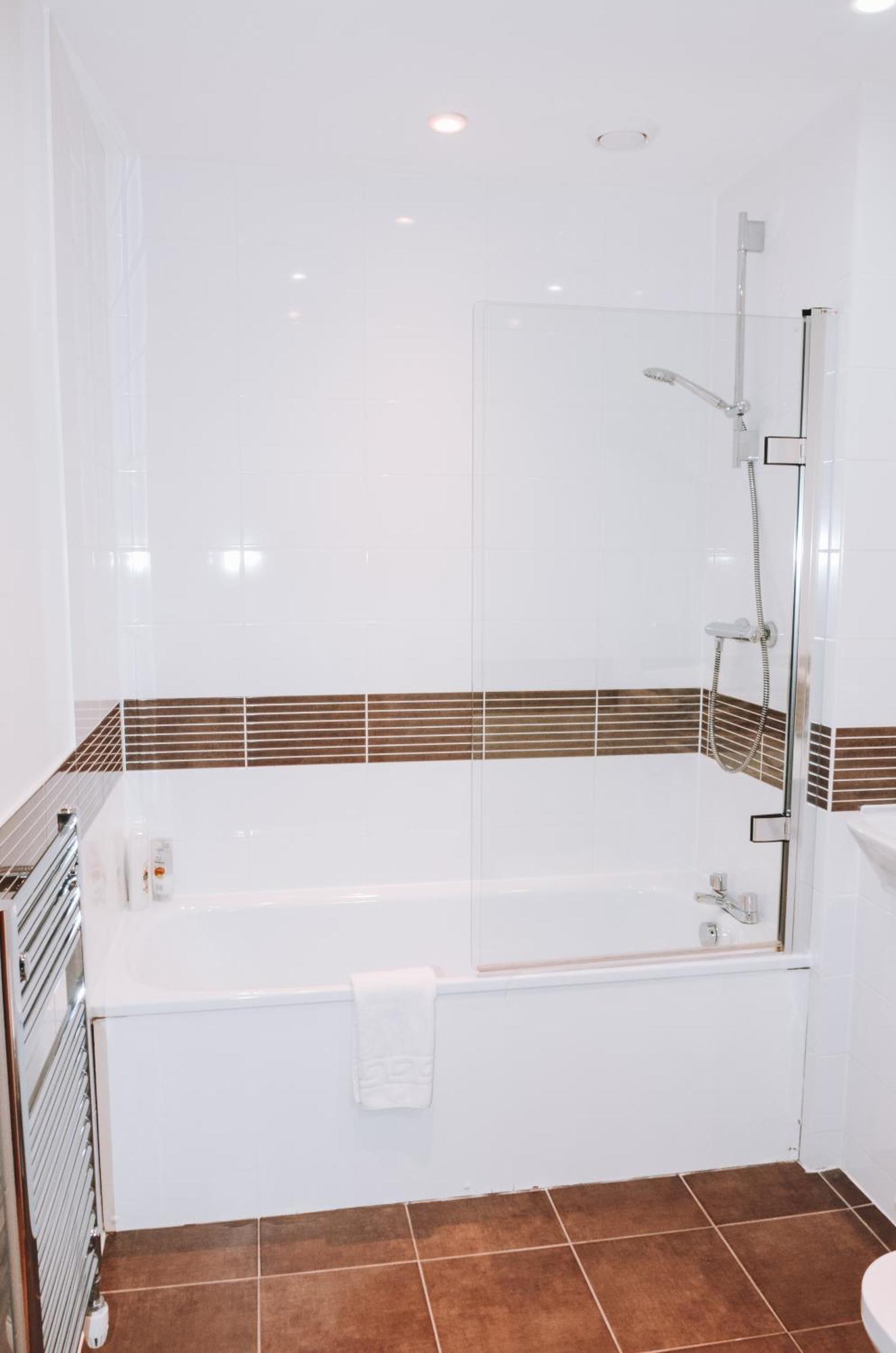 Apartment Spacious And Luxury 2 Bed 2 Bath Just 5 Minutes Walk From The Underground London